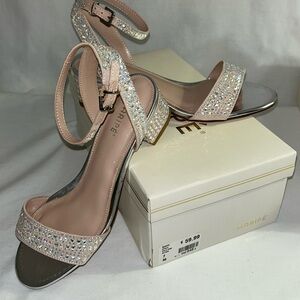 Maripé 7M Strut pale pink silver gemstone 1” block heel